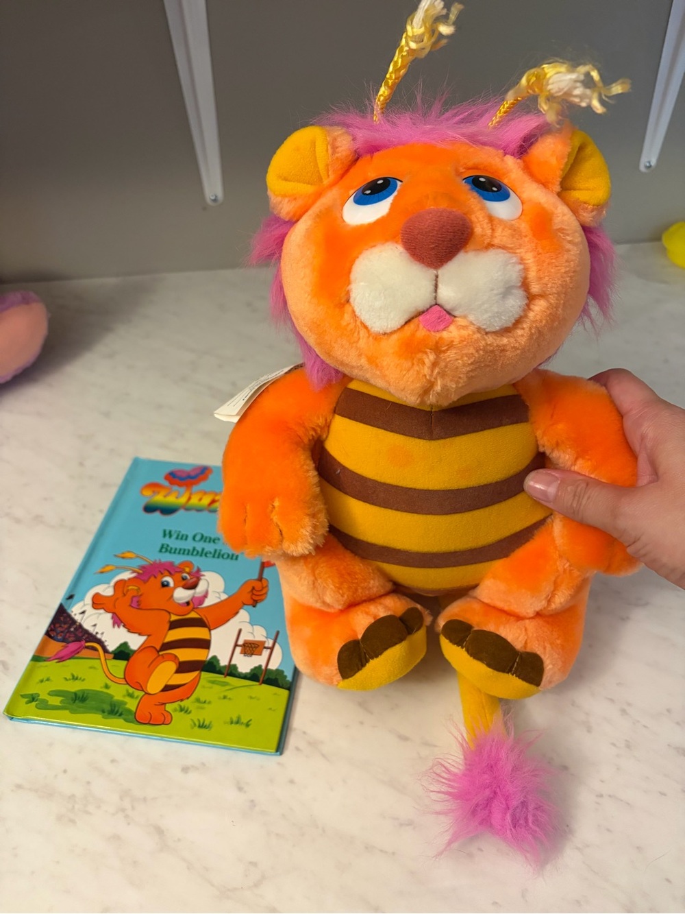 1984 Hasbro/Disney Wuzzles - Bumblelion & Book